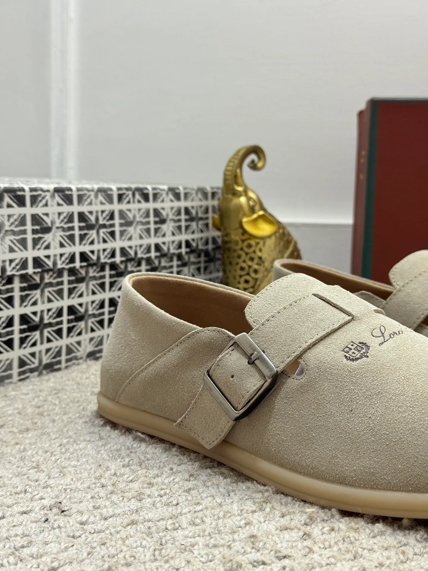 Men's men's shoes 💰420 [New style] 🍓🍓Loro Piana - LP's new moccasin shoes are made of water-repellent treated suede uppers with rubber soles, a classic. The complex craftsmanship and meticulous structure make the shoes light and soft, allowing you to walk comfortably and freely. Perfect for wearing at the beach or out in the water during the summer. Size: 38-44 (45 customized